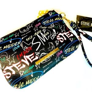 ⚫️🔵🔴 Steve Madden Btrell Wristlet 🔴🔵⚫️